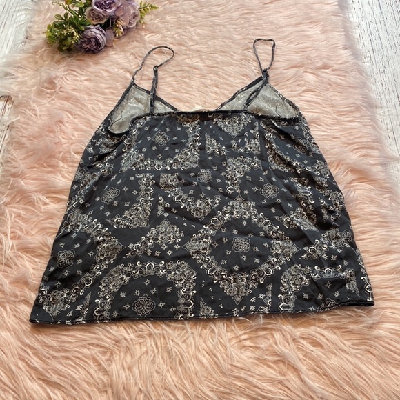The Westside Silk Paisley Black White Cami Tank sz XS - Picture 9 of 9